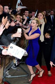 Kate Winslet feet photo thumbnail