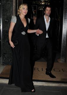 Kate Winslet feet photo thumbnail