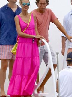 Heidi Klum feet photo thumbnail