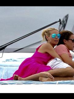 Heidi Klum feet photo thumbnail