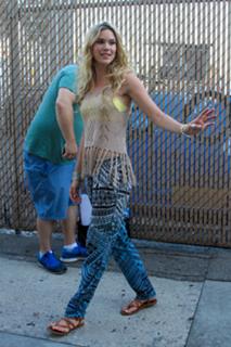 Joss Stone feet photo thumbnail