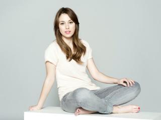 Blanca Suárez feet photo thumbnail