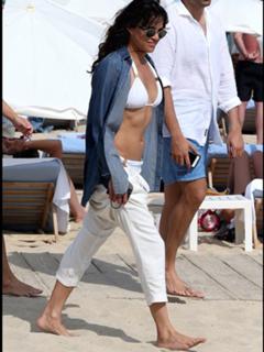 Michelle Rodriguez feet photo thumbnail