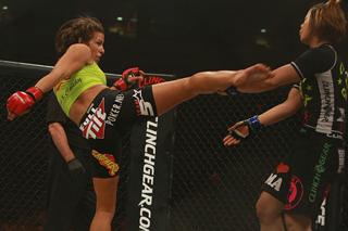 Miesha Tate feet photo thumbnail