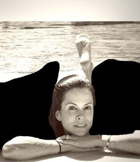 Brooke Burke feet photo thumbnail