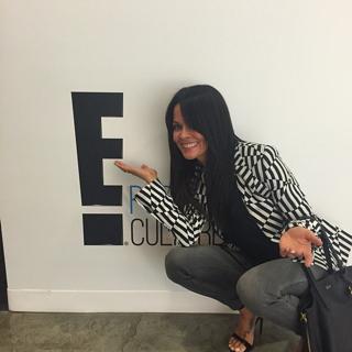 Brooke Burke feet photo thumbnail