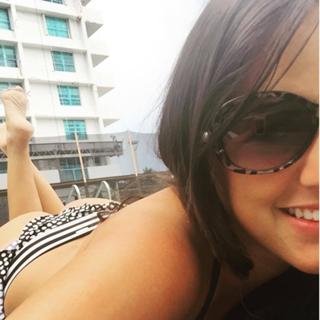 Claudia Romani feet photo thumbnail