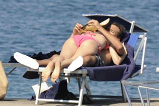 Heather Graham feet photo thumbnail