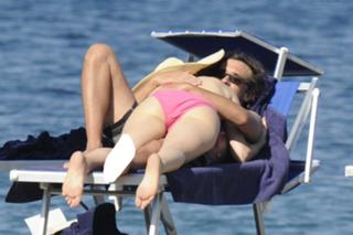Heather Graham feet photo thumbnail