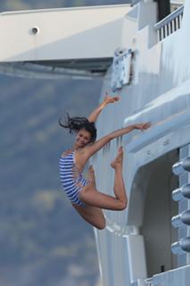 Nina Dobrev feet photo thumbnail