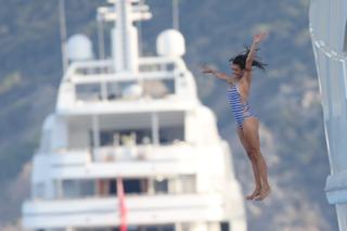 Nina Dobrev feet photo thumbnail