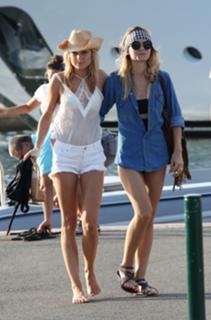 Kimberley Garner feet photo thumbnail