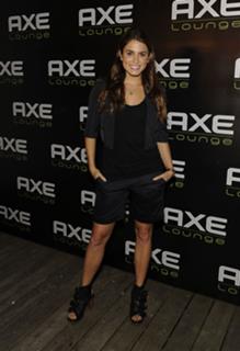 Nikki Reed feet photo thumbnail