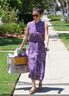 Rachel Bilson feet photo thumbnail