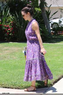 Rachel Bilson feet photo thumbnail