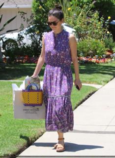 Rachel Bilson feet photo thumbnail