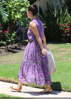 Rachel Bilson feet photo thumbnail