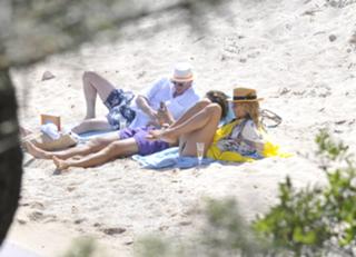 Heidi Klum feet photo thumbnail