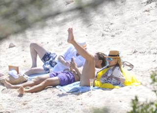 Heidi Klum feet photo thumbnail
