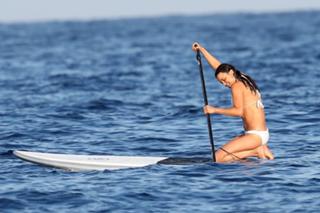 Michelle Rodriguez feet photo thumbnail