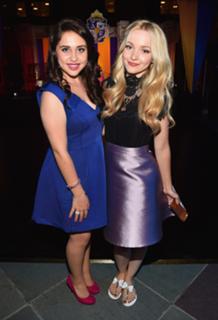 Dove Cameron feet photo thumbnail