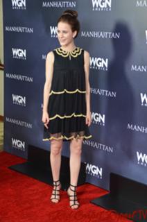 Rachel Brosnahan feet photo thumbnail