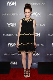 Rachel Brosnahan feet photo thumbnail