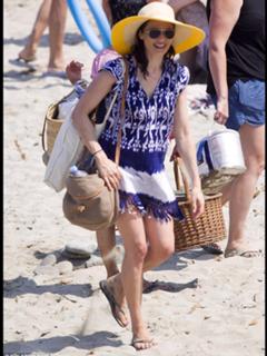Rachel Weisz feet photo thumbnail