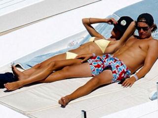 Heidi Klum feet photo thumbnail