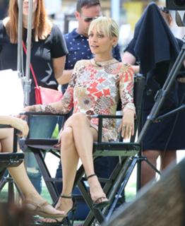 Nicole Richie feet photo thumbnail