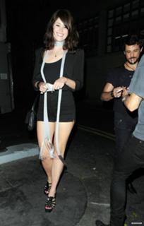 Gemma Arterton feet photo thumbnail