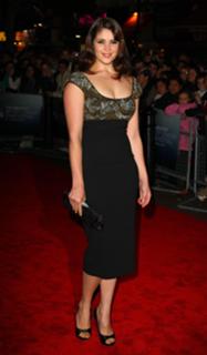 Gemma Arterton feet photo thumbnail