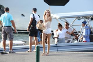 Kimberley Garner feet photo thumbnail
