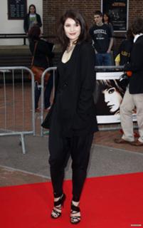Gemma Arterton feet photo thumbnail