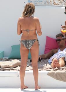 Charlotte Crosby feet photo thumbnail