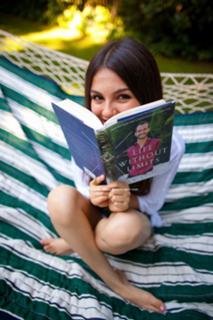 Victoria Justice feet photo thumbnail