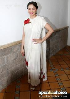 Madhuri Dixit feet photo thumbnail