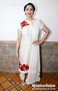 Madhuri Dixit feet photo thumbnail