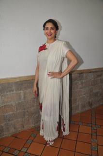 Madhuri Dixit feet photo thumbnail
