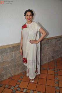 Madhuri Dixit feet photo thumbnail