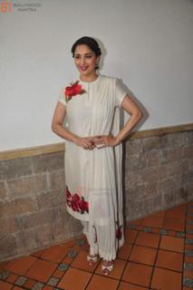 Madhuri Dixit feet photo thumbnail