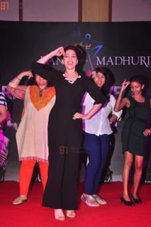 Madhuri Dixit feet photo thumbnail