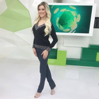 Renata Fan feet photo thumbnail