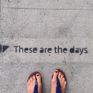 Gabbie Hanna feet photo thumbnail