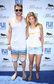 AnnaLynne McCord feet photo thumbnail