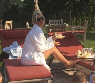 Wanda Nara feet photo thumbnail
