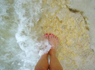 Christie Brinkley feet photo thumbnail