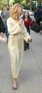 Kate Hudson feet photo thumbnail