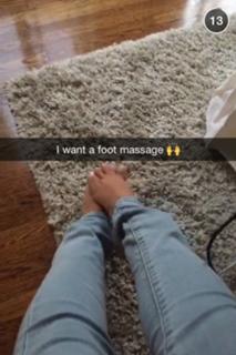 Vida Guerra feet photo thumbnail