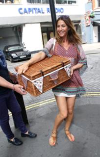 Lisa Snowdon feet photo thumbnail